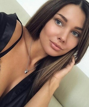 Живу в Москве, и готова встретиться с тобой в любое удобное для тебя время. Мои услуги - это не только страстный и незабываемый секс, но и полное ощущение комфорта и раскрепощения. Фото настоящие, мои клиенты всегда остаются довольными и готовы вернуться ко мне снова. Разрешу все фантазии, будь откровенным со мной, и я сделаю все, чтобы тебе было хорошо. ✨💋 12448, 25 лет