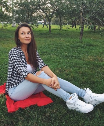 Живу в Москве, и готова встретиться с тобой в любое удобное для тебя время. Мои услуги - это не только страстный и незабываемый секс, но и полное ощущение комфорта и раскрепощения. Фото настоящие, мои клиенты всегда остаются довольными и готовы вернуться ко мне снова. Разрешу все фантазии, будь откровенным со мной, и я сделаю все, чтобы тебе было хорошо. ✨💋 12448, 25 лет